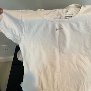 white nike drr-fit slim fit top